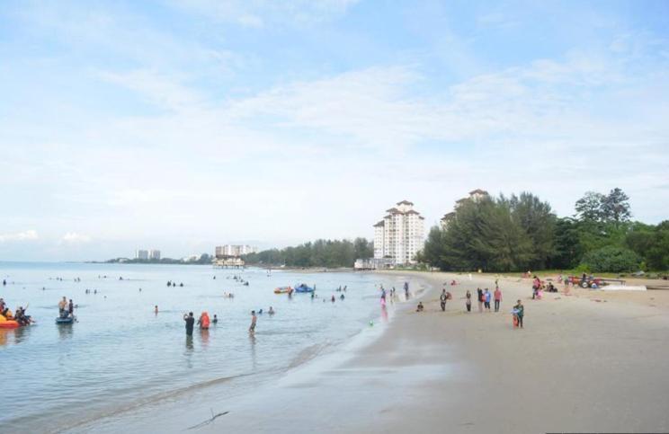 Seafront Sunsetspa Петалинг Джая Екстериор снимка