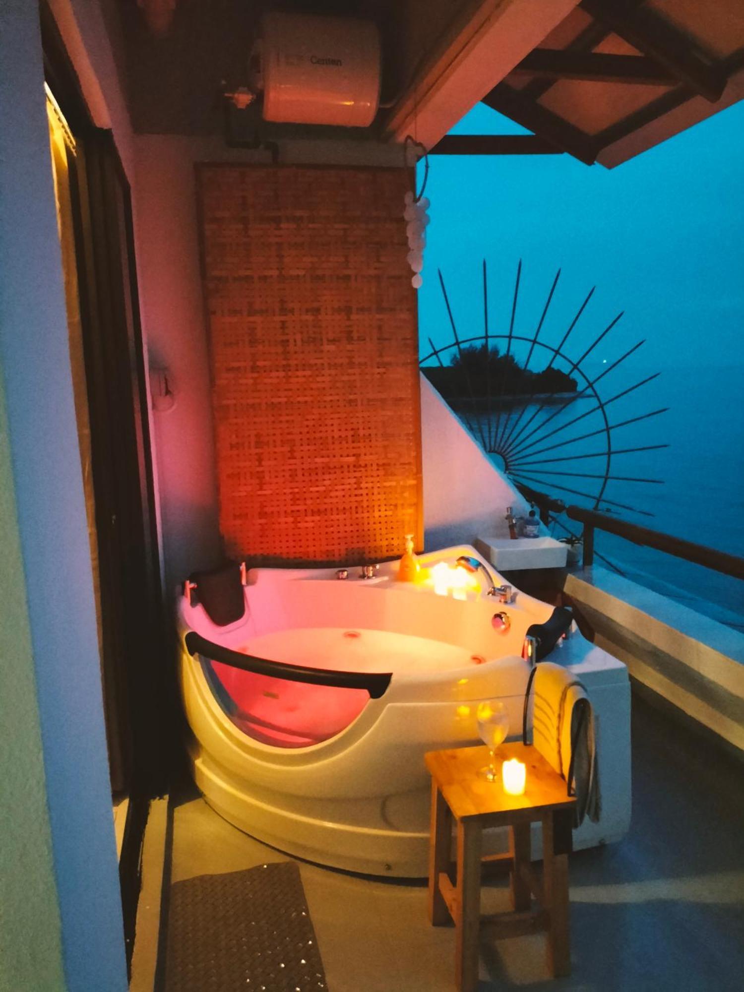 Seafront Sunsetspa Петалинг Джая Екстериор снимка