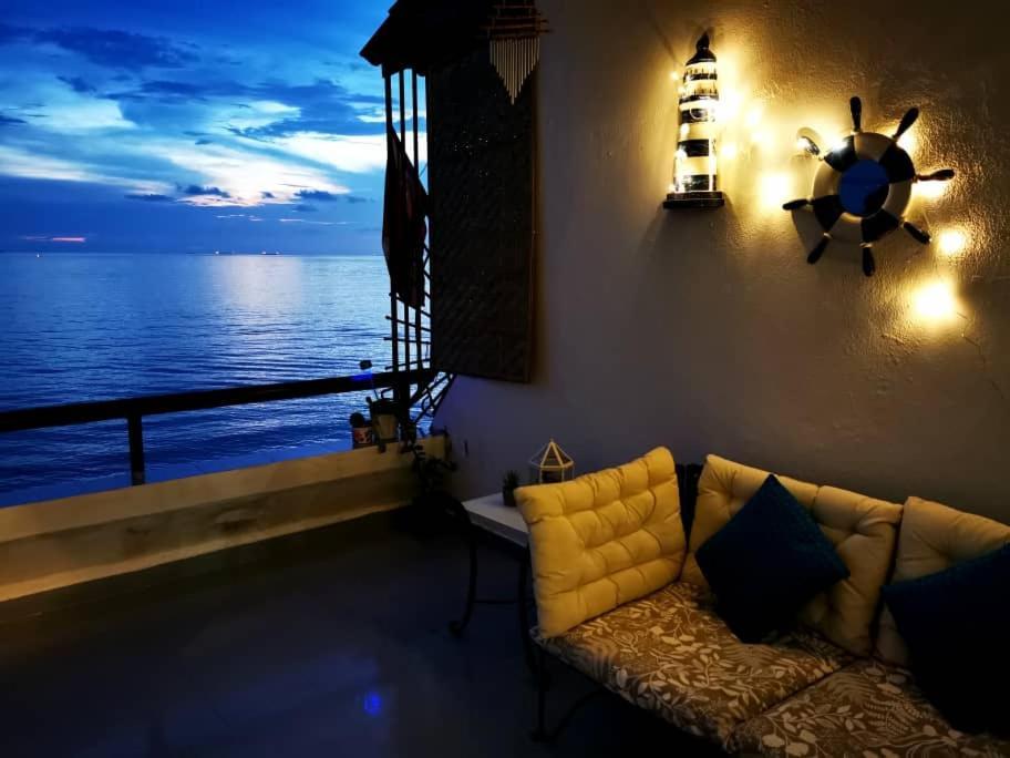 Seafront Sunsetspa Петалинг Джая Екстериор снимка
